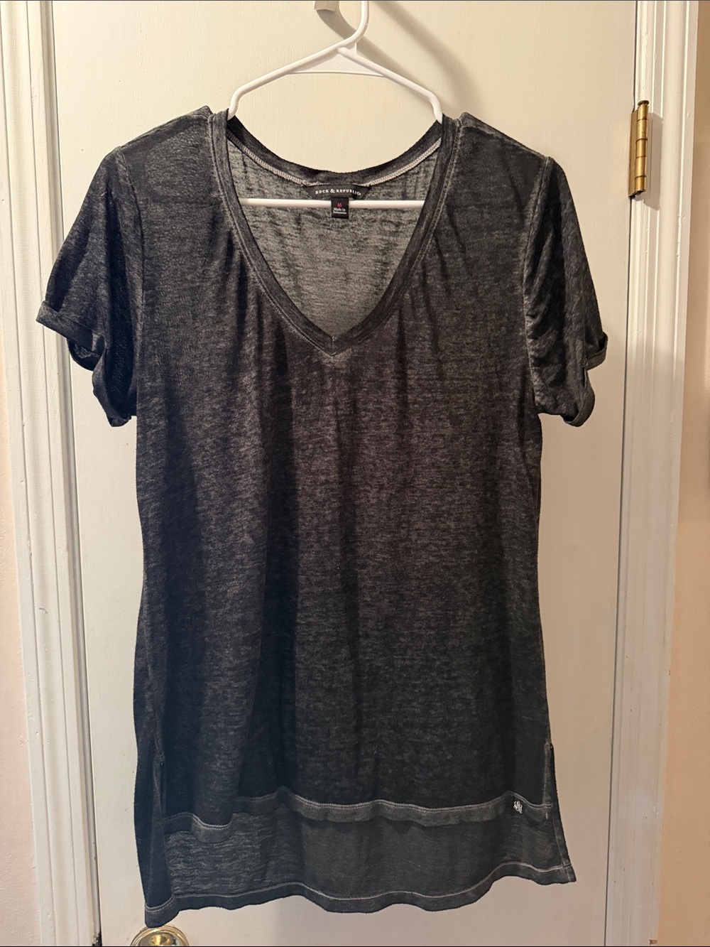 Rock & Republic Women's Short Sleeve V-Neck Top - Charcoal